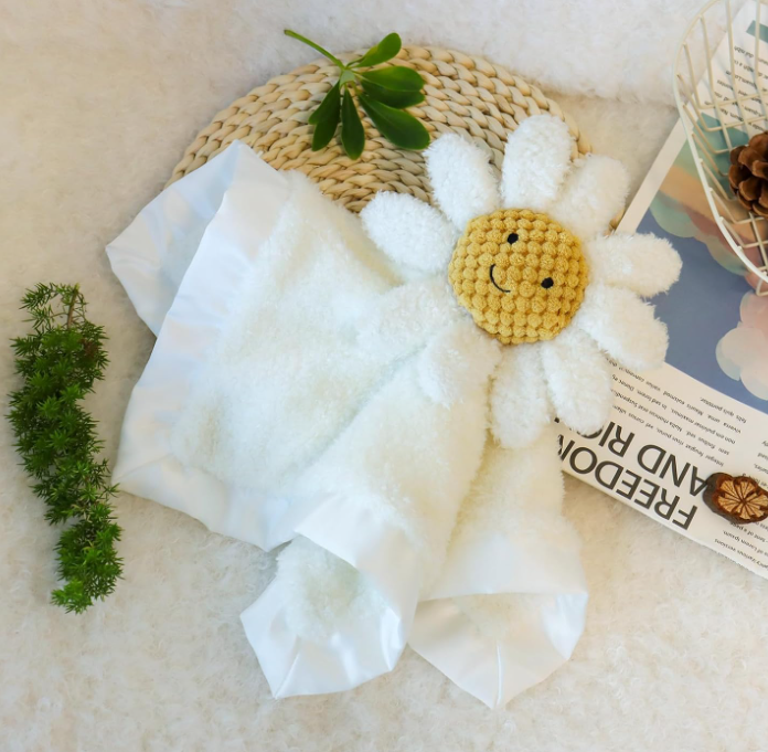 Daisy Baby Security Blanket with Soft Plush Design
