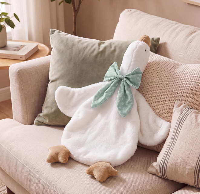 Goose Comfort Blanket with Bow